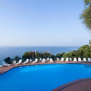 4* Hotel El Chico